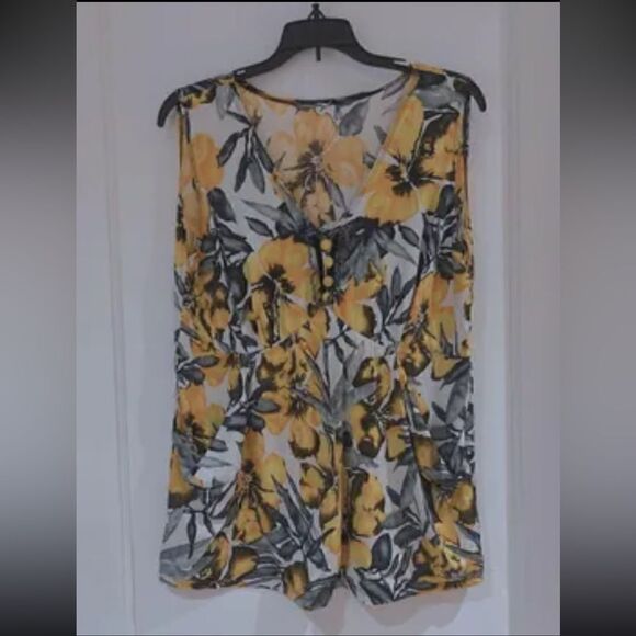 Sunny yellow flower V-neck sleeveless shell blouse - Picture 1 of 9